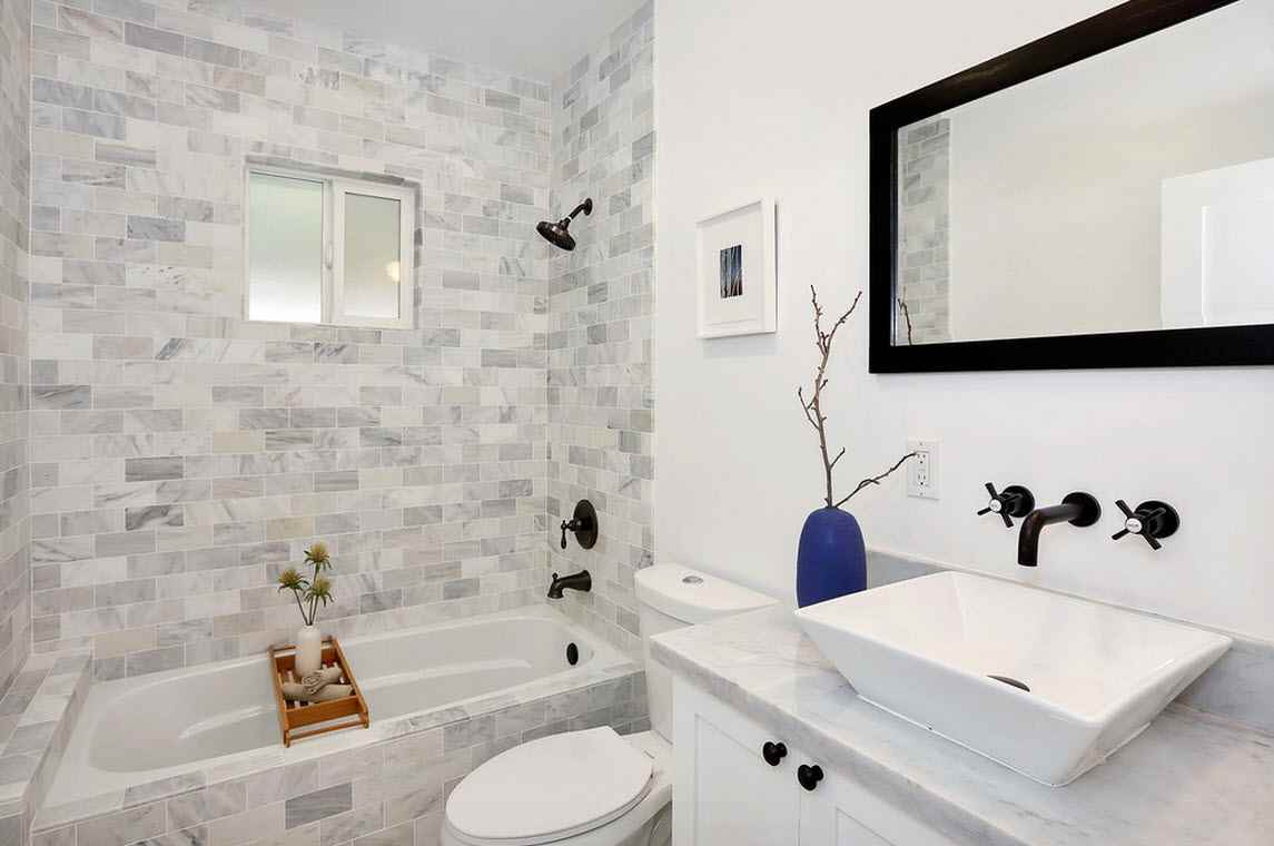 ötlet a szokatlan stílusú burkolólapok kialakításáról a fürdőszobában