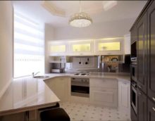 opcija kuhinje u svijetlom stilu slika 12 m²