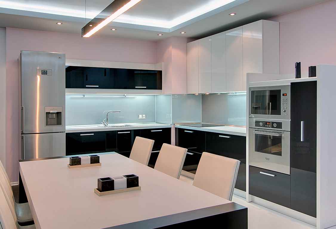 het idee van een ongewoon ontwerp van de keuken is 12 m²