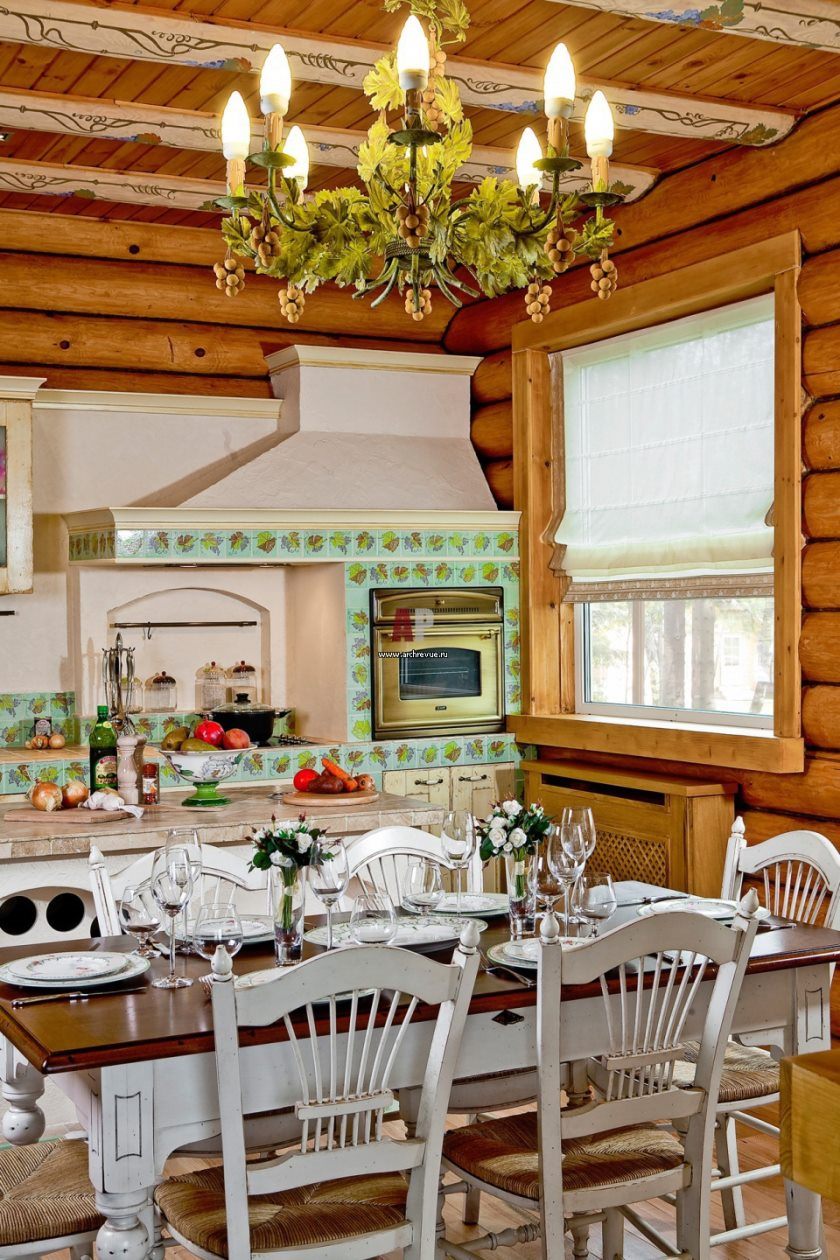 idée de conception inhabituelle d'une cuisine dans une maison en bois