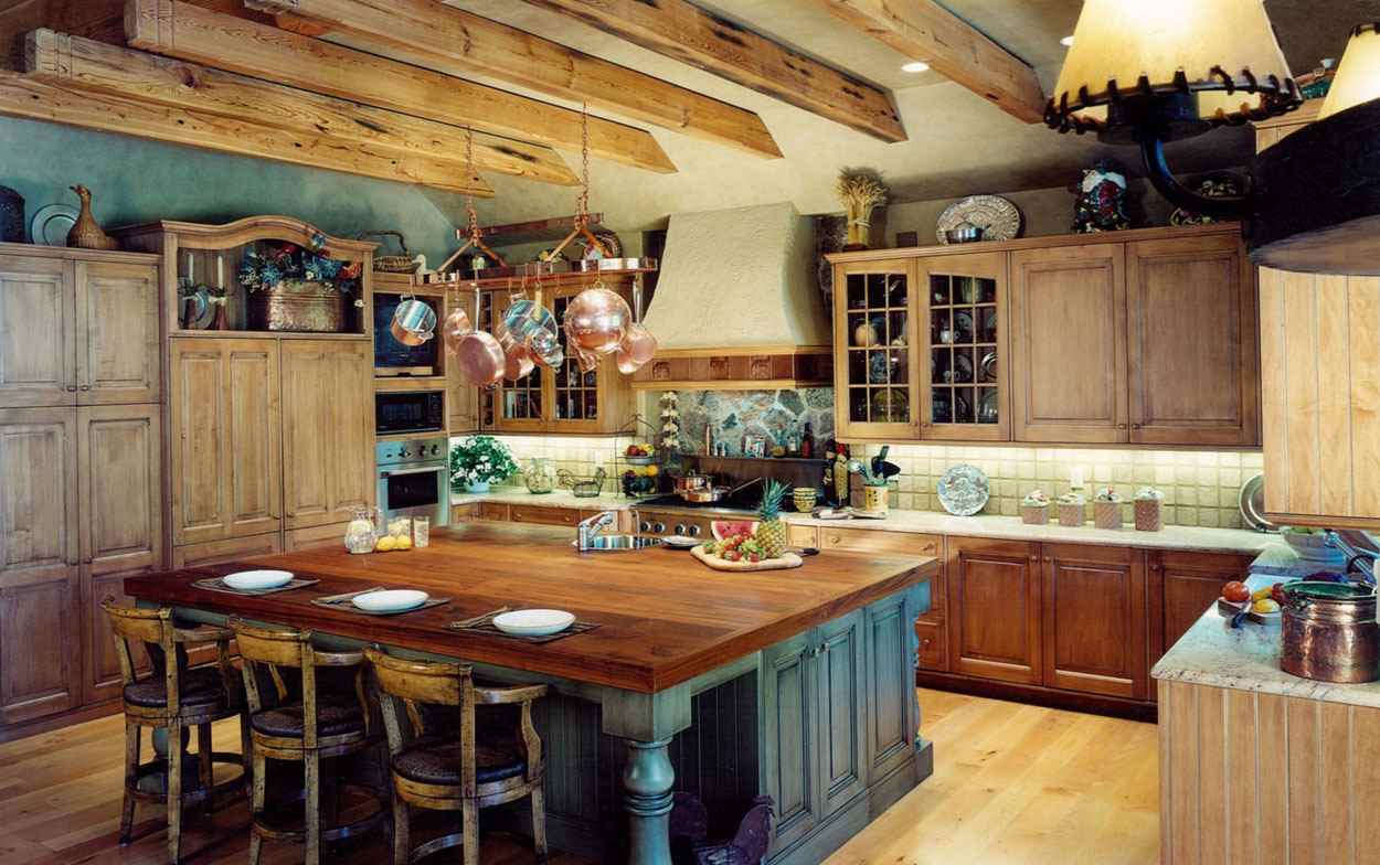 variante degli insoliti interni della cucina in stile rustico