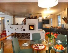 An example of using an unusual Russian stove in a modern decor