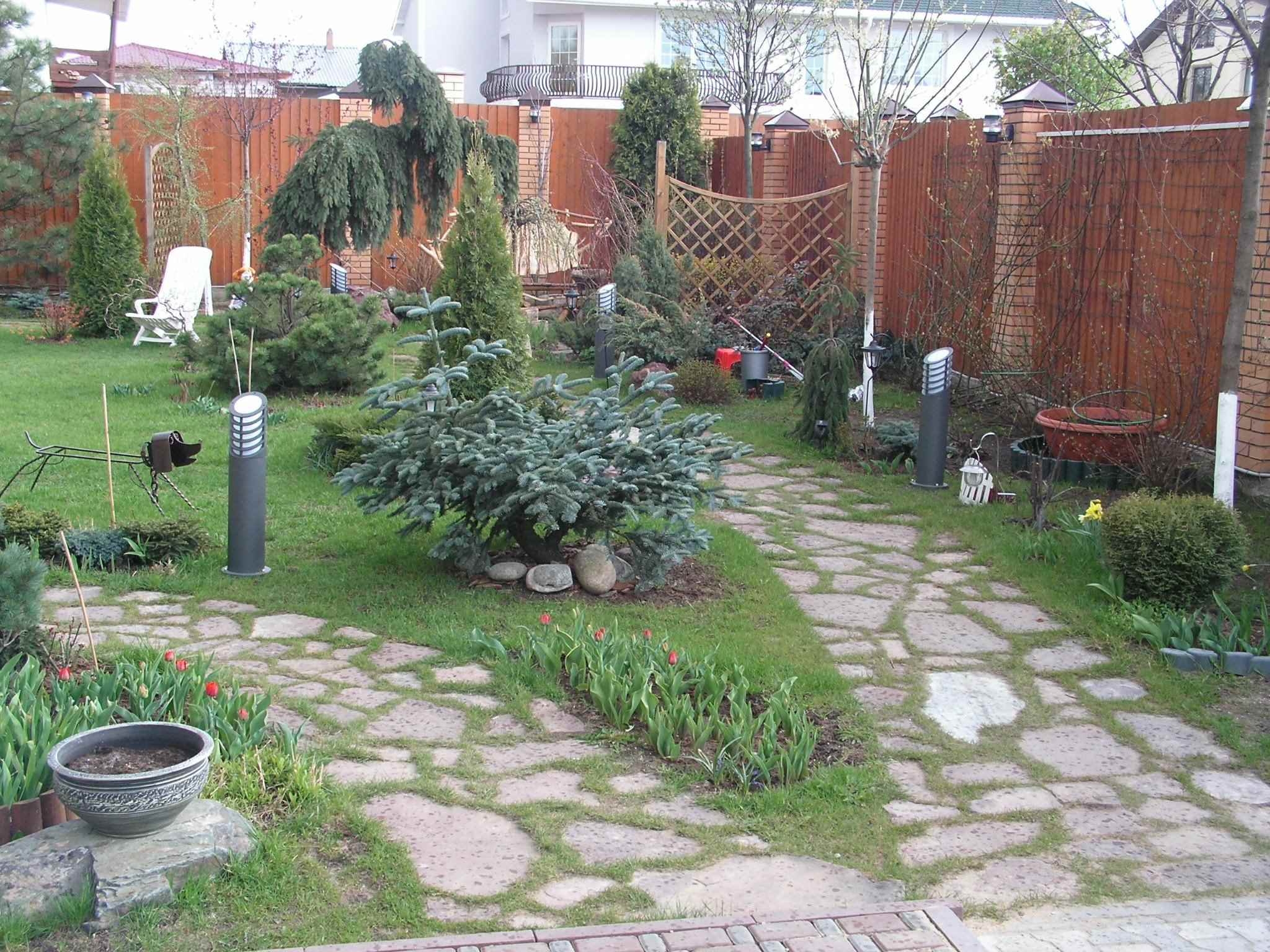 option of using bright garden paths in landscaping
