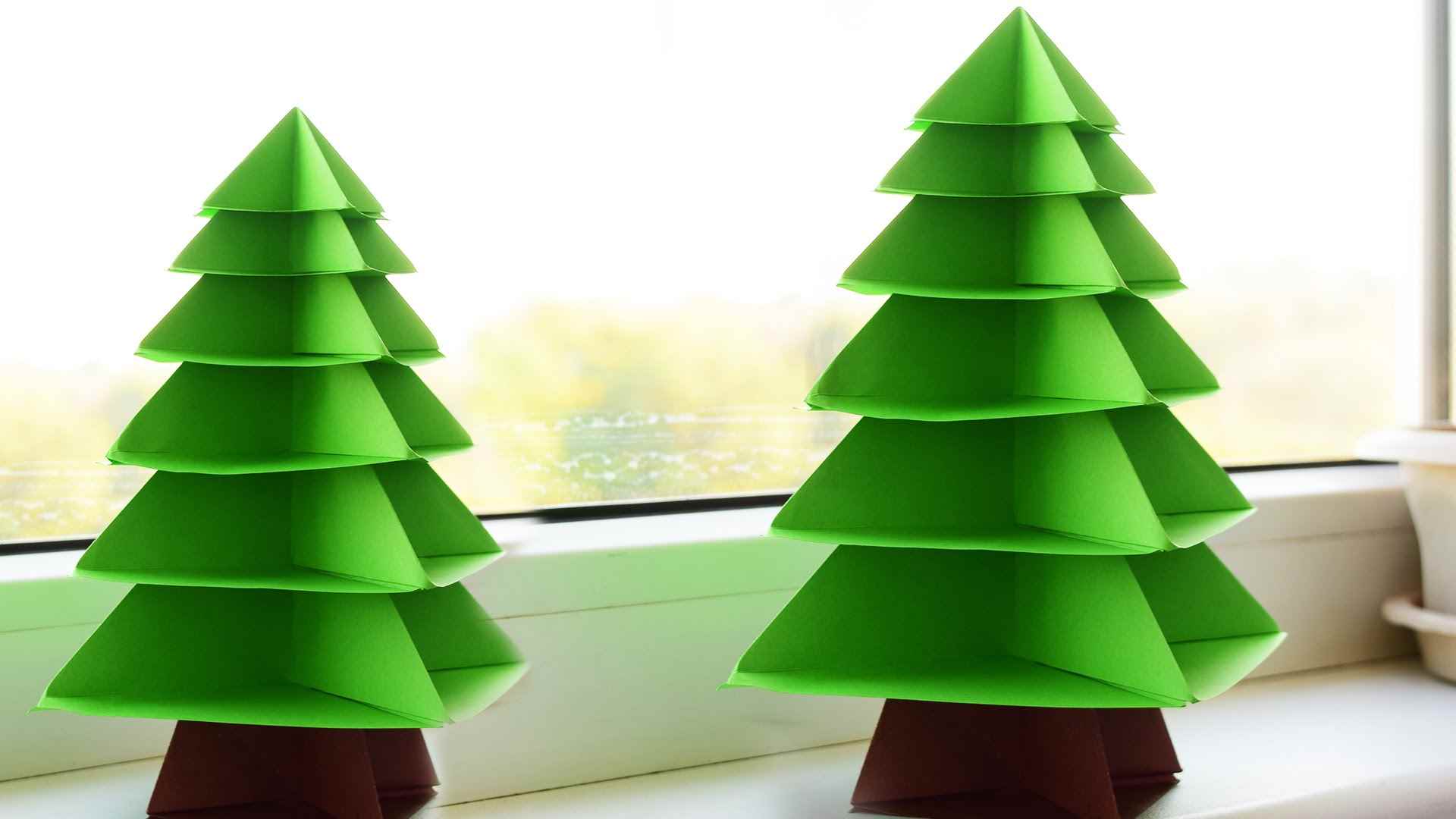 l'idea di creare un luminoso albero di Natale in cartone fai-da-te