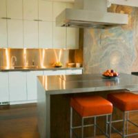 šviesaus stiliaus virtuvės idėja - 12 kv. m. nuotrauka