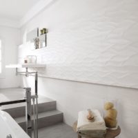 witte badkamer tegels