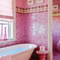 rozā vannas flīzes