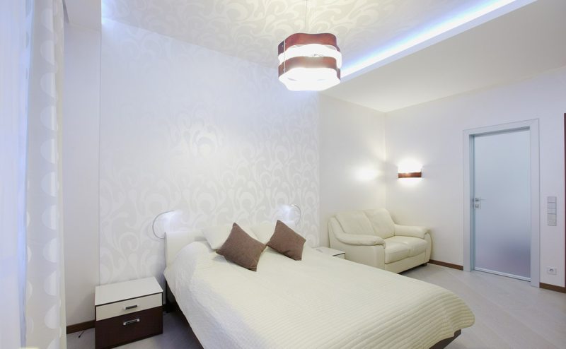 camera da letto di 15 mq nei colori bianco