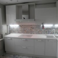 white kitchen set photo