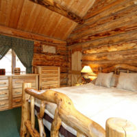 chambre à coucher dans un design d'intérieur de maison en bois