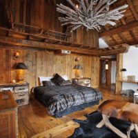 camera da letto in stile chalet in legno