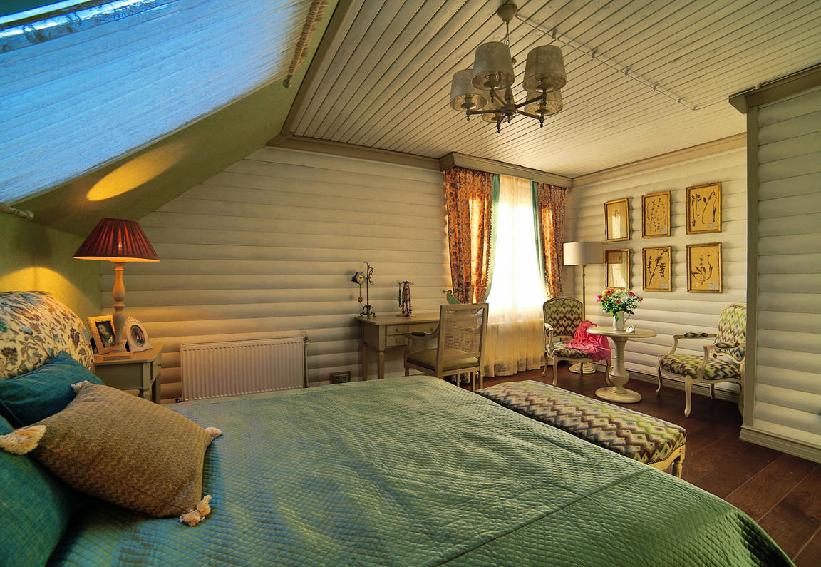 chambre dans une maison en bois provence