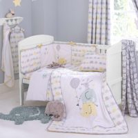 baby room per un neonato dai colori vivaci