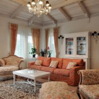 Grand salon dans le style provençal à la campagne