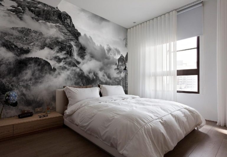 Photowall-paper in un interno di una camera da letto di 12 metri quadrati