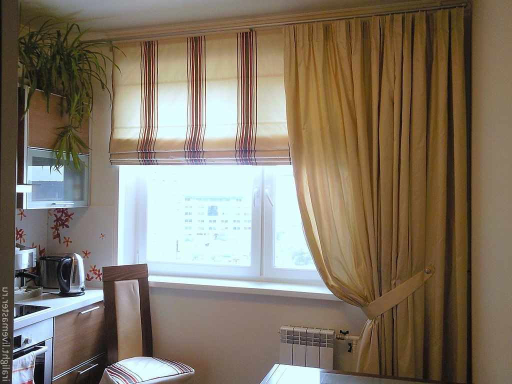 the idea of ​​a bright interior window in the kitchen