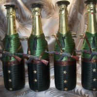 Karinė tema dovanų butelių dizaine