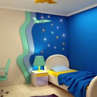 Un endroit confortable pour dormir dans la chambre des enfants