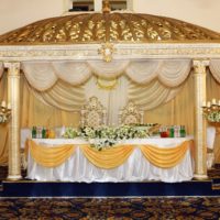 Decorazione della tavola di nozze in stile orientale