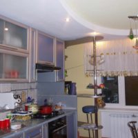 šviesos stiliaus lubų versija virtuvėje nuotrauka