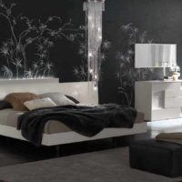 gražaus sienos dizaino variantas miegamajame nuotraukoje