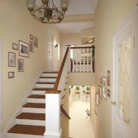 l'idée d'un style inhabituel d'escalier dans une photo de maison honnête