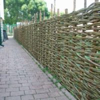Bordure de clôture du chalet d'été