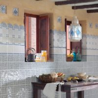 Ceramic tile with mosaic pattern