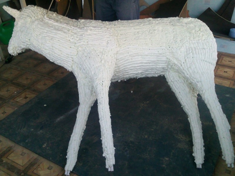Изработка на градински елен от полиуретанова пяна
