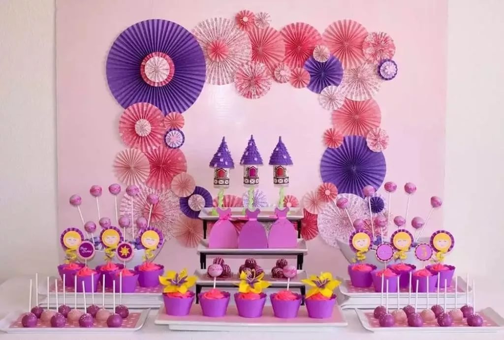 Decorare piatti dolci per il compleanno di un bambino