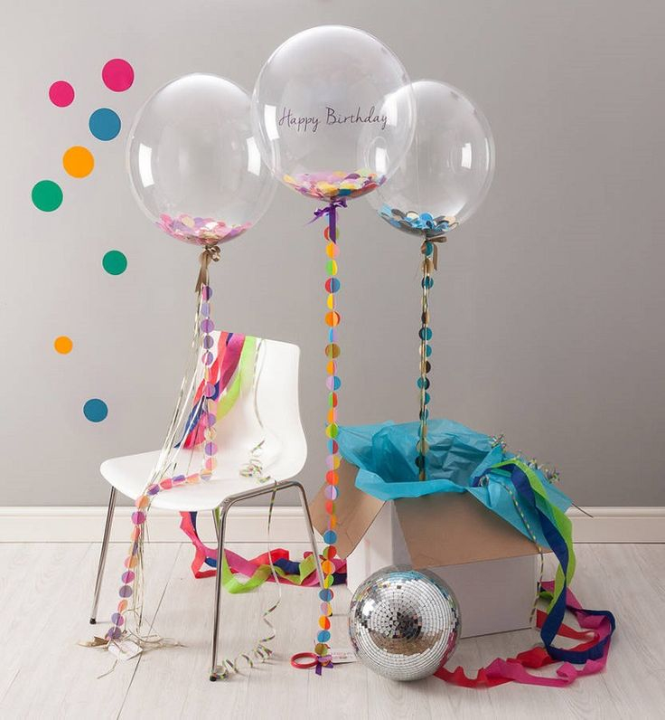 Palloncini ad elio per decorare il compleanno di un bambino piccolo