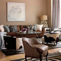 Decorare il soggiorno con cuscini colorati