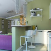 La combinaison de vert et de violet dans la cuisine-salon