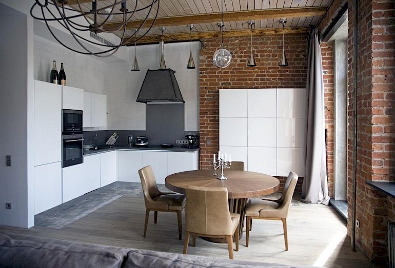Cucina in stile loft con elementi moderni