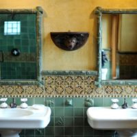 décoration de lavabos avec mosaïques de style oriental