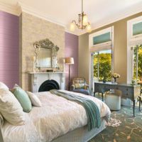 Papier peint Lilac dans la chambre d'une maison privée