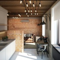 Lofto stiliaus medinės lubos gyvenamajame kambaryje