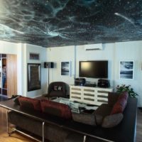 Stretch ceiling with the image of the starry sky