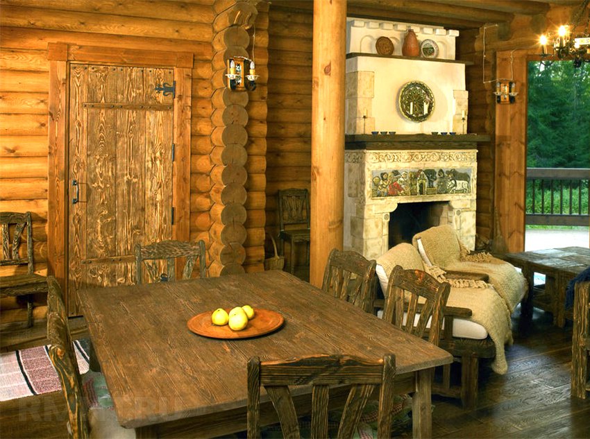 Tavolo da tè in una sala relax in uno stabilimento balneare in stile rustico