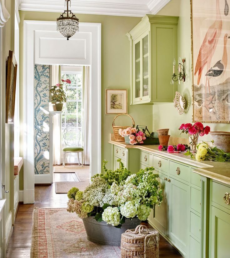 Colore verde oliva all'interno di una cucina moderna