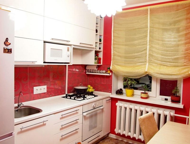 Small kitchen design in red and white