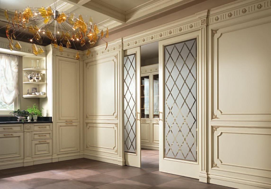 Portes coulissantes dans une chambre de style classique