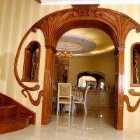 legno naturale nella decorazione del soggiorno