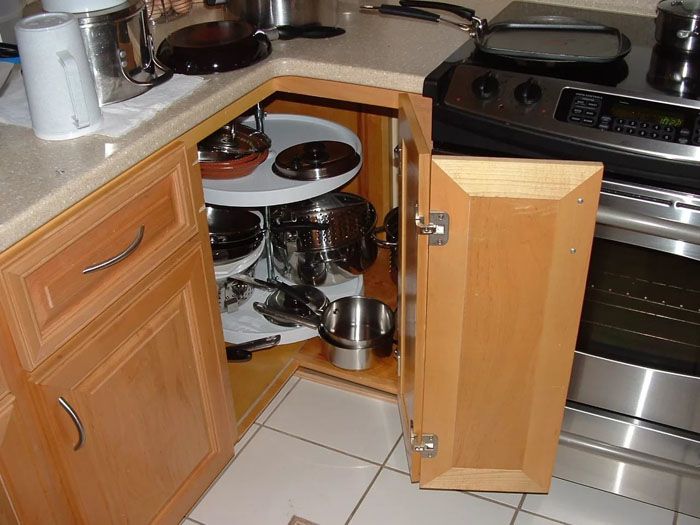Uso efficace dello spazio angolare della cucina