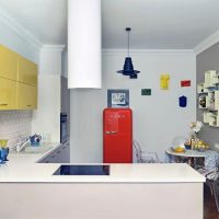 White kitchen corner configuration