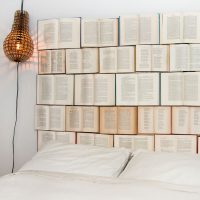 Tête de lit de livres anciens