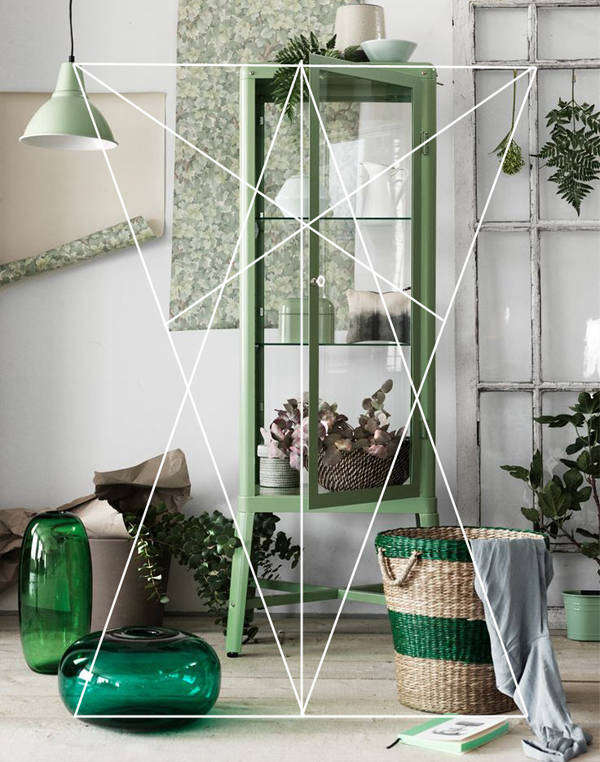 Defining an interior color palette using triangles