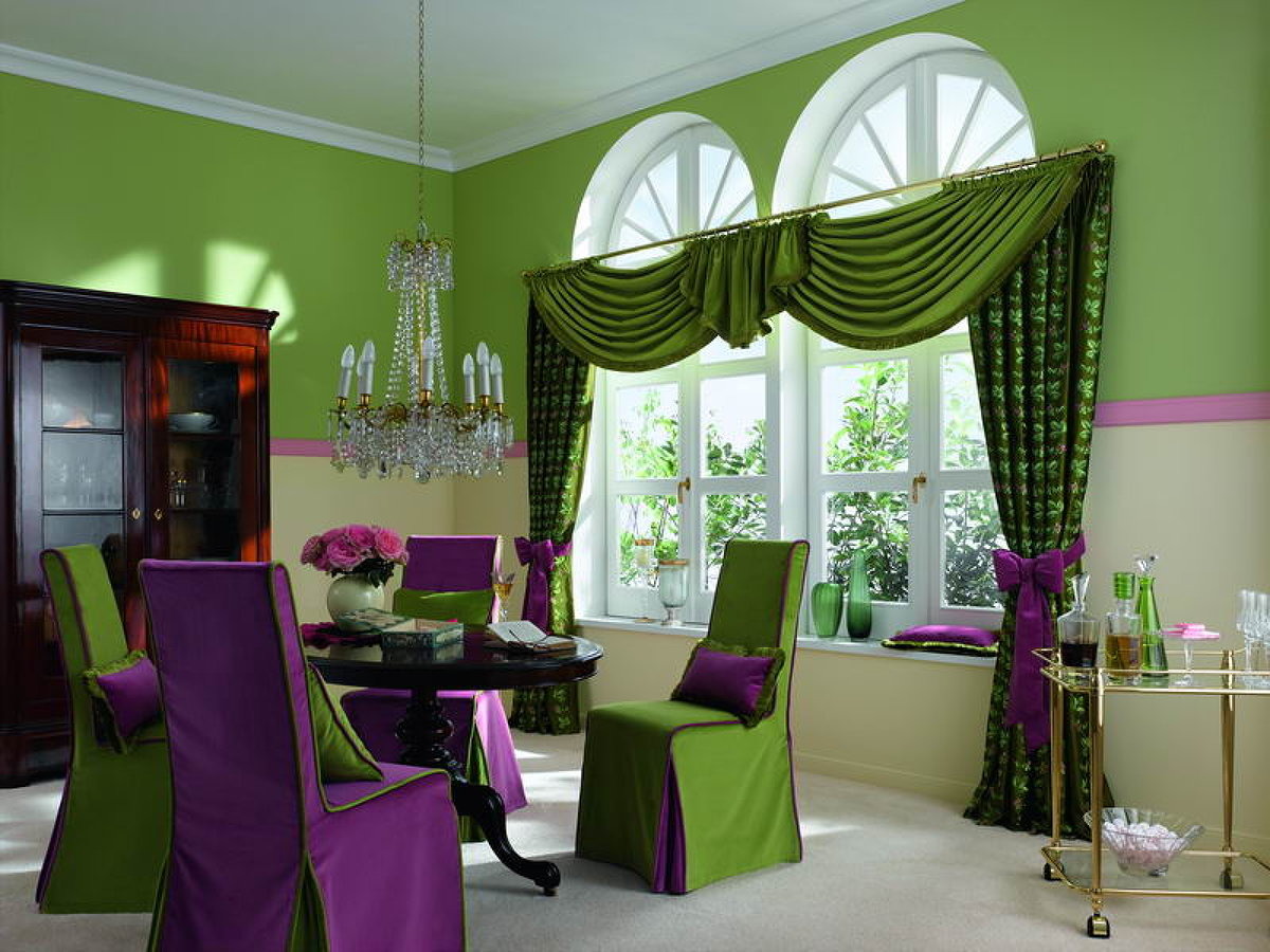 Living room design with dark green curtains