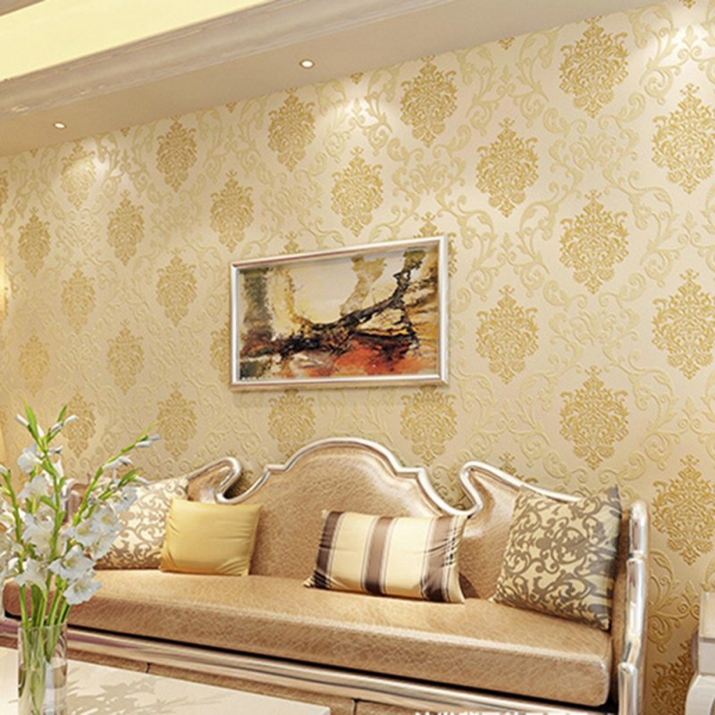 De foto aan de muur van de woonkamer met beige behang