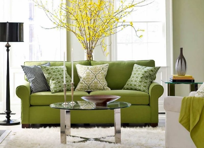 Canapé classique avec revêtement vert pâle